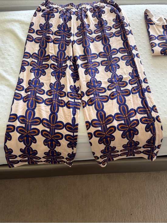 Avara Pants - Wide-Leg Floral Print Pants in Cream and Navy
